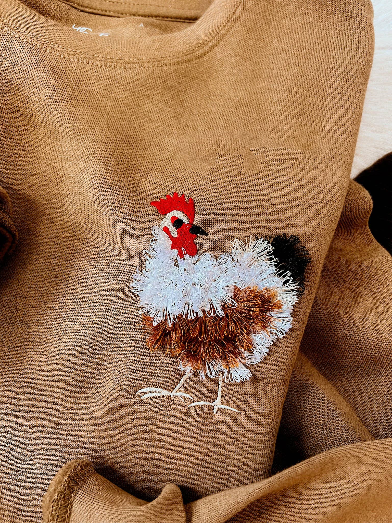 Fringy Chicken | Sweatshirt: L