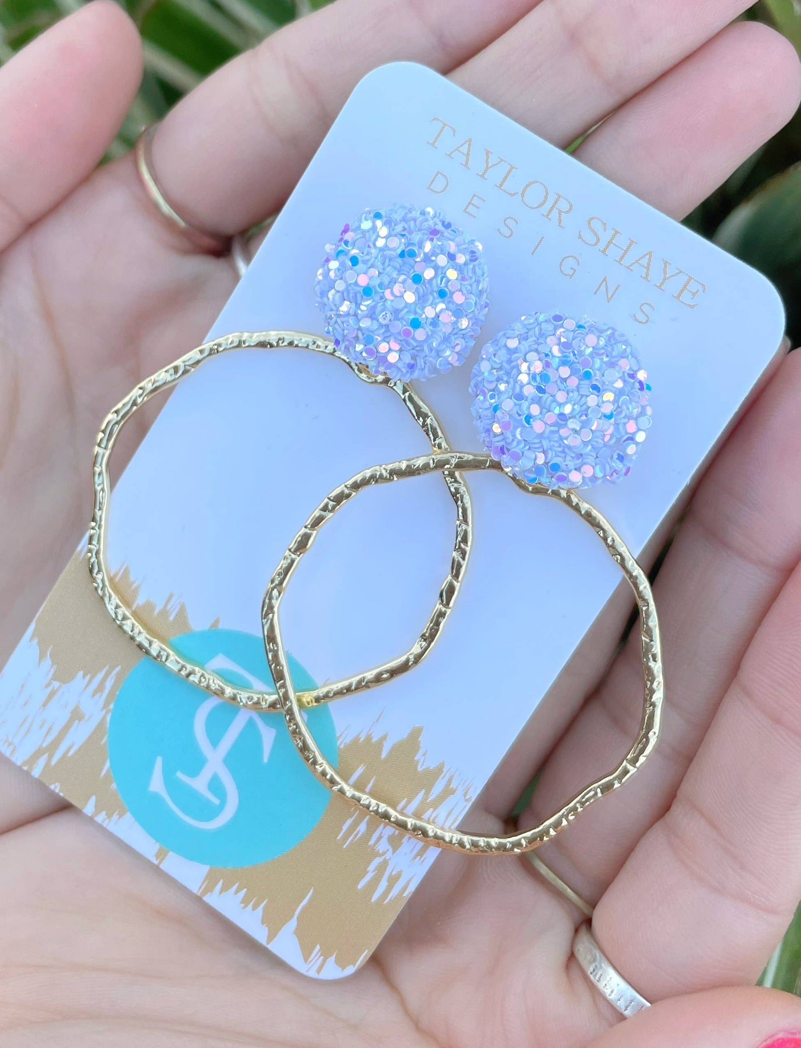 Glitter Top Hoops: White / Round