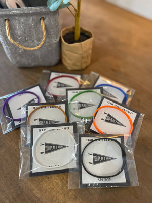  Team Spirit Bracelets | Christian Gameday Gift | Sport Mom: Black/gold / Adult